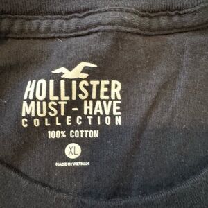 Hollister Must-Have Black Tee